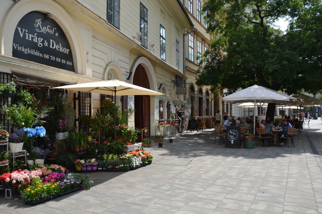 Toscani garden Budapest Exterior foto